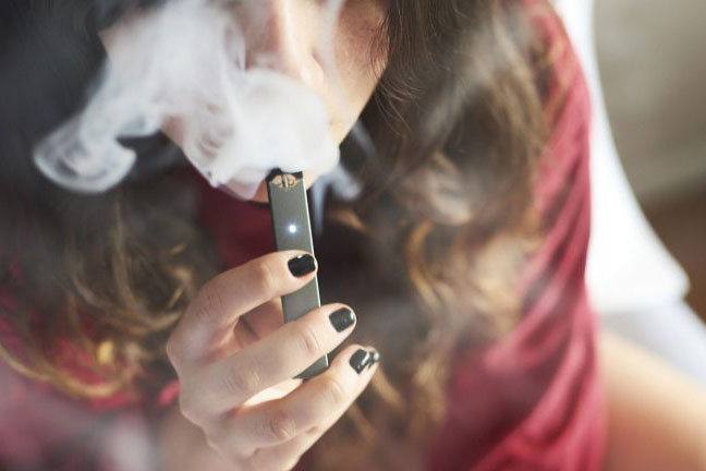 How to Be Mindful of Others While Vaping Indoors